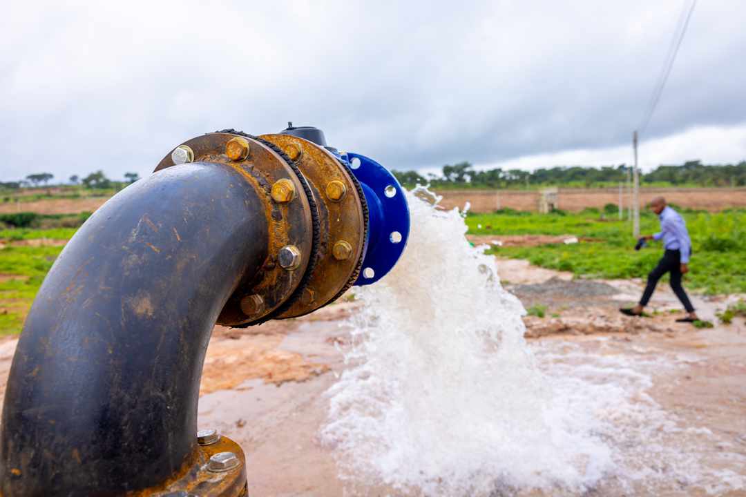 frank_iregbu's tweet image. Ndi Enugu, water is coming...@PNMbah is doing what he promised," 180days in office we will end water scarcity in Enugu.  Well done Mr Governor. #protest #BBNaijaS8XGuinness #delealake #1billion #ECOWAS #