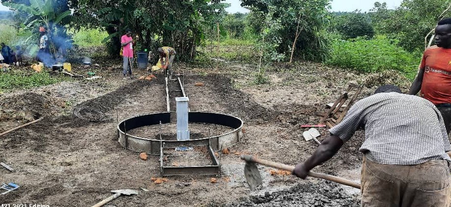 DivineAIDUg's tweet photo. 🌊 We're thrilled to share that another drilling of a new well in Aswa B community, the Joy that this community showed was overwhelming because now the have access to clean and sustainable water. @TheRyansWell  we are grateful #CommunityWell #DrillingProgress #CleanWater🌍🌿 https://t.co/FxQANZKwOT