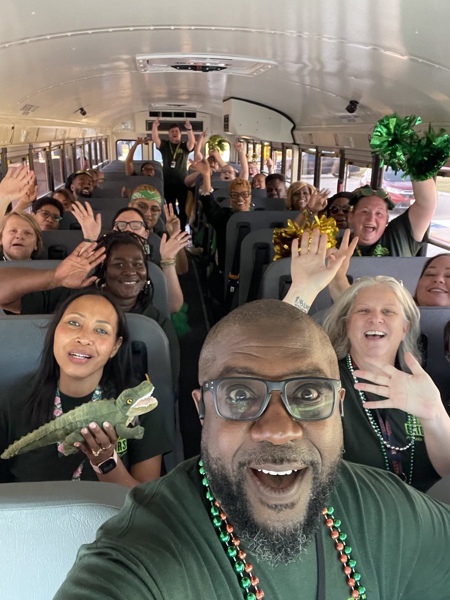 HumbleISD_ARMS's tweet photo. You know what time it is!!!  Our Gator staff are pumped up for the 23-24 School Year! #2023Convocation https://t.co/hWEw2Mc1Id