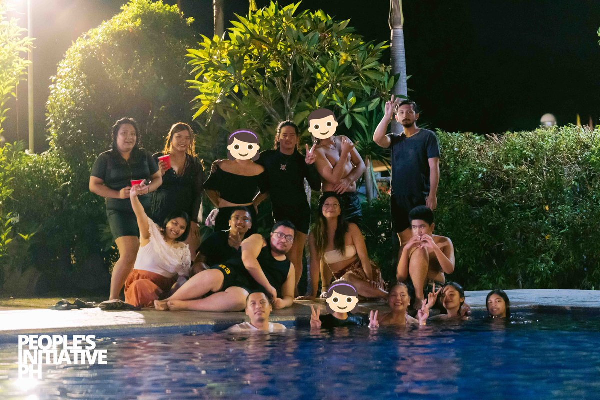 elynevillamor's tweet photo. My favorite group shots from the VP. ❤️💚
Thank you to all my Co-Sponsors!
#AThrowbackToBBMSARAUniteamVictoryParty2022

@Engr_Joy_ Sir Franco @Mamu_The_UBQ @dTnalakRiderSR @_callmeEA @erieannalol @niwrahd_ @PulangMakata14 @jlbclarion @BarrozoJayson 
@AyeRonMan888 @lavenderandmist https://t.co/eqAEHmOarm