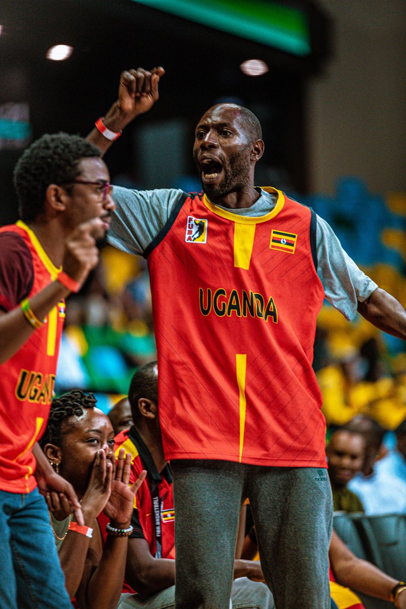 KiizaMabayihwa's tweet photo. #UgandaFan atabuse wano mu #BK_Arena😂
#AfroBasketWomen https://t.co/IGZ1Qtxl5c