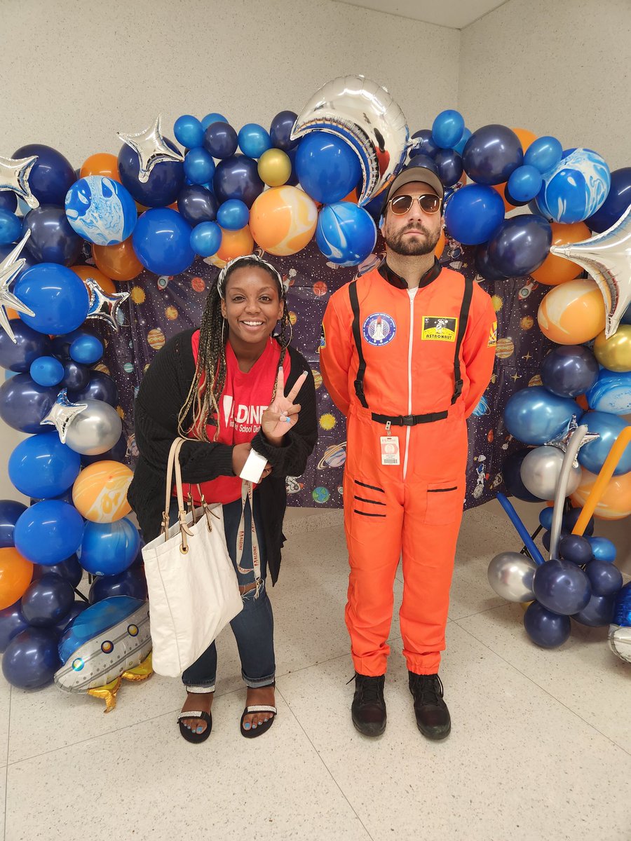 vakesia's tweet image. @AldineISD @SandraDoria11 @TRod_Math13 Middle School Mathematics To Infinity and Beyond!