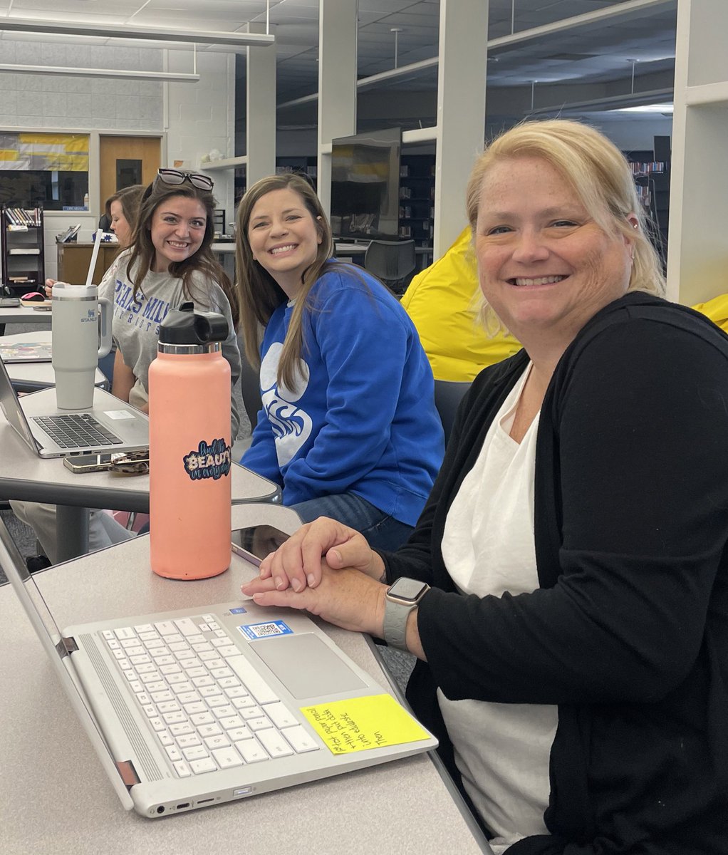 Snagged a few photos of Peaks Mill teachers ready to learn at the Summer Learning Institute with <a href="/OneTeamFCS/">Franklin County Schools</a> #peaksmillthinks
#every1