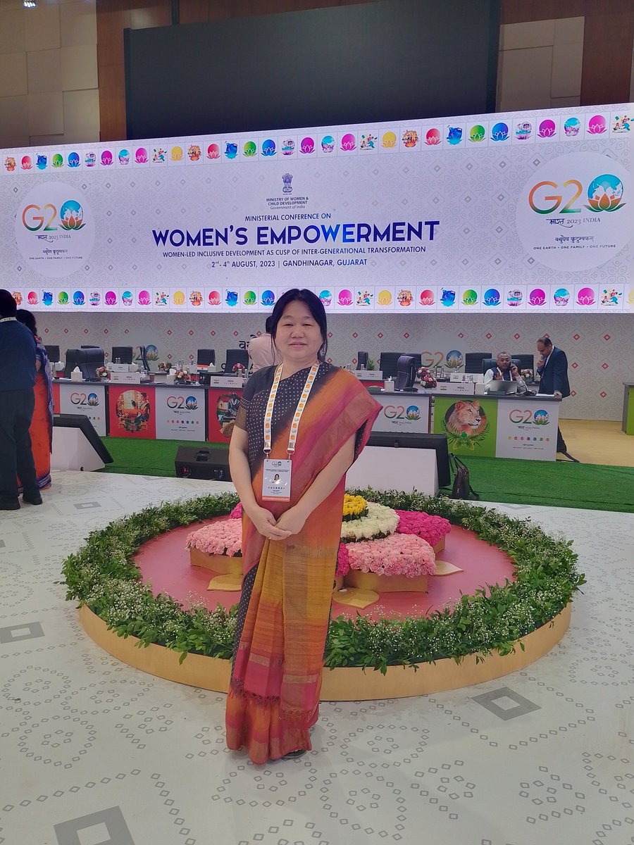 G20@Gandhinagar with the lady scientists @ISRO who made the moon mission possible