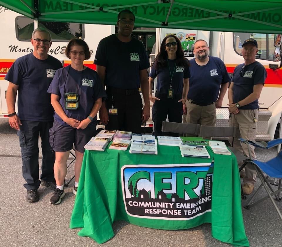 Tuesday, August 1: Montgomery County CERT was at the National Night Out in Olney.  It was a beautiful evening and a well-attended event, with long lines forming of kids (and their parents) to get a close look at CERT 700!

#montgomerycert
#cert700
