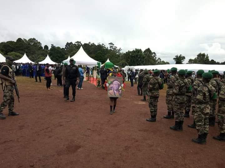 TheCameroonianZ's tweet photo. Obsèques officielles du Chairman Ni John Fru Ndi - présidée par Jean Kuete, Représentant personnel du Chef de l'État.

#Cameroon #SDF https://t.co/dt0ai6z3Ld