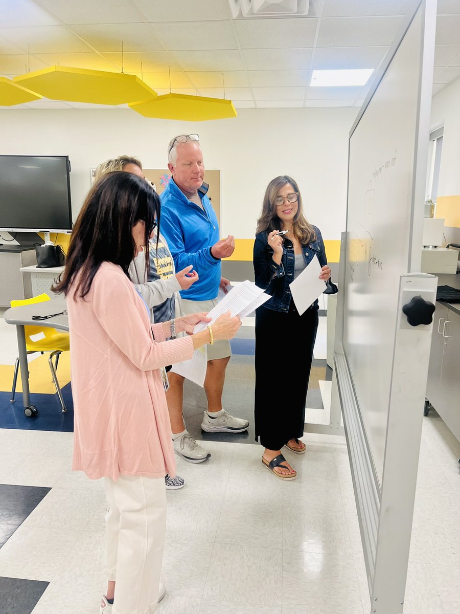 HollySidebottom's tweet image. Amazing cross-building collaboration and integration of techniques from #buildingthinkingclassrooms at the co-teaching training today!  🤩🙌 #WEareHFL @HFLCSD