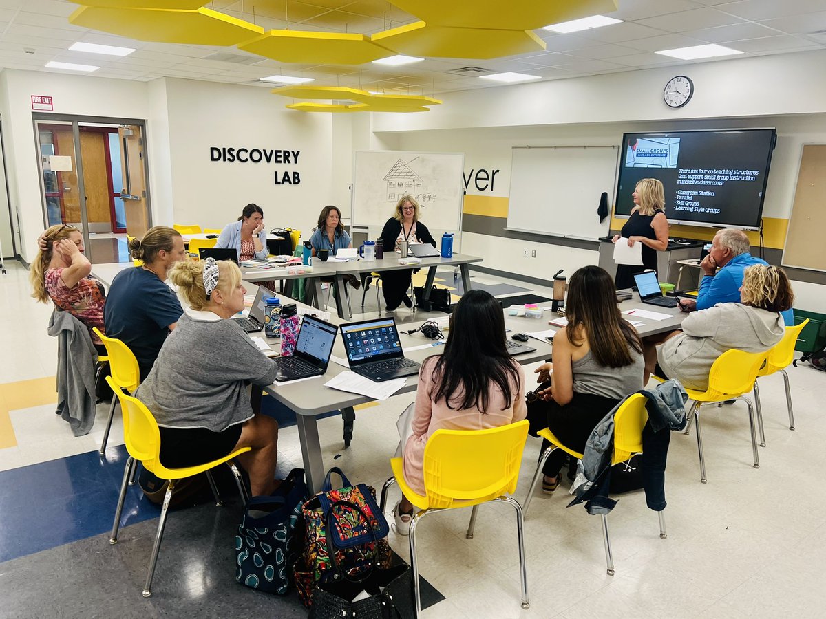 HollySidebottom's tweet image. Amazing cross-building collaboration and integration of techniques from #buildingthinkingclassrooms at the co-teaching training today!  🤩🙌 #WEareHFL @HFLCSD