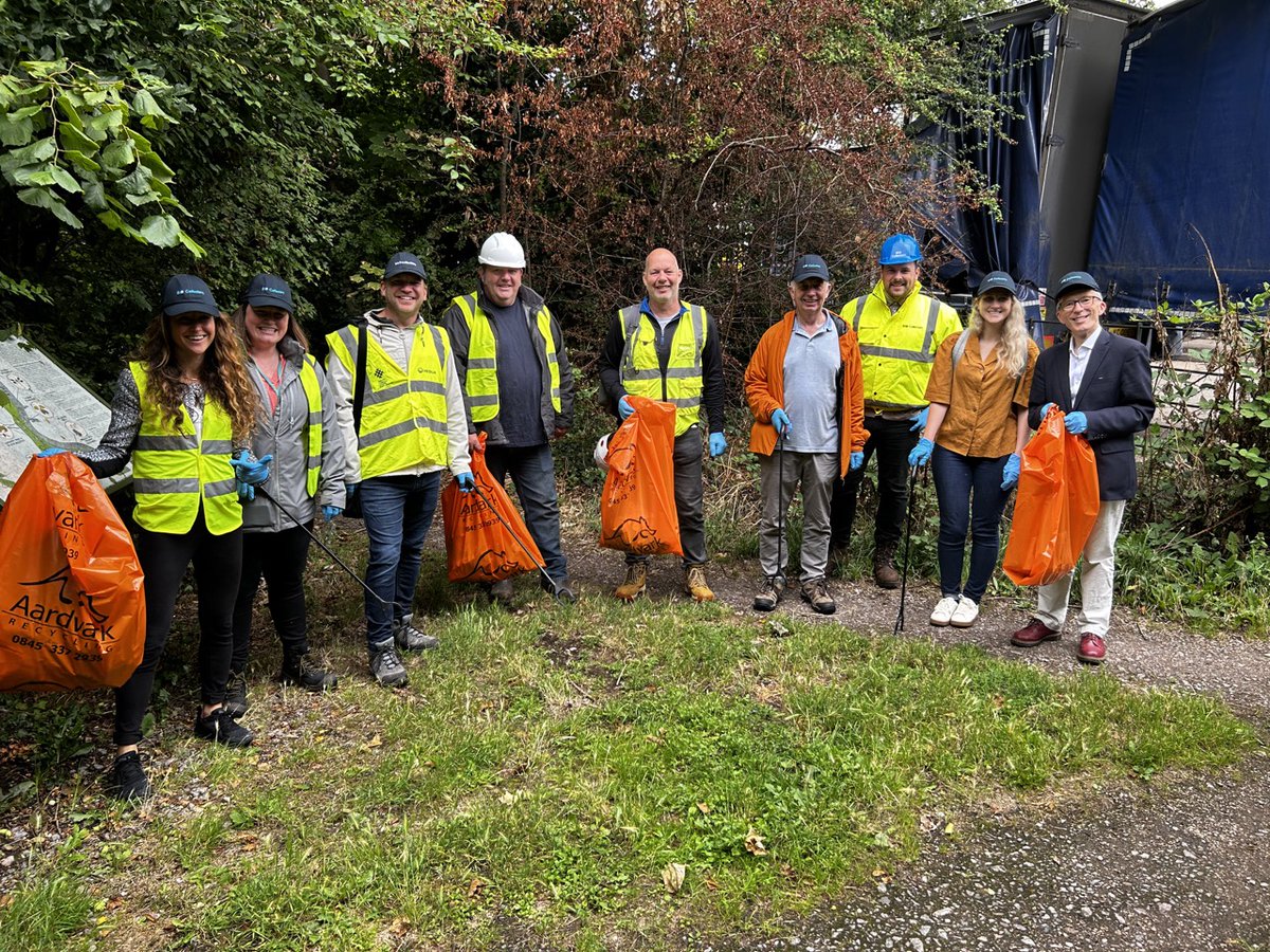 BioCollectors's tweet photo. We recently had the pleasure of a visit from  @Merton_Council and SLWP to our AD facility in Mitcham for a hands on experience of our work. @CMWoolmer &amp; colleagues even got stuck in helping our regular litter pick along Bennett's Hole Nature Reserve too! Great work everyone! 🗑️👏 https://t.co/uyhquoetsa