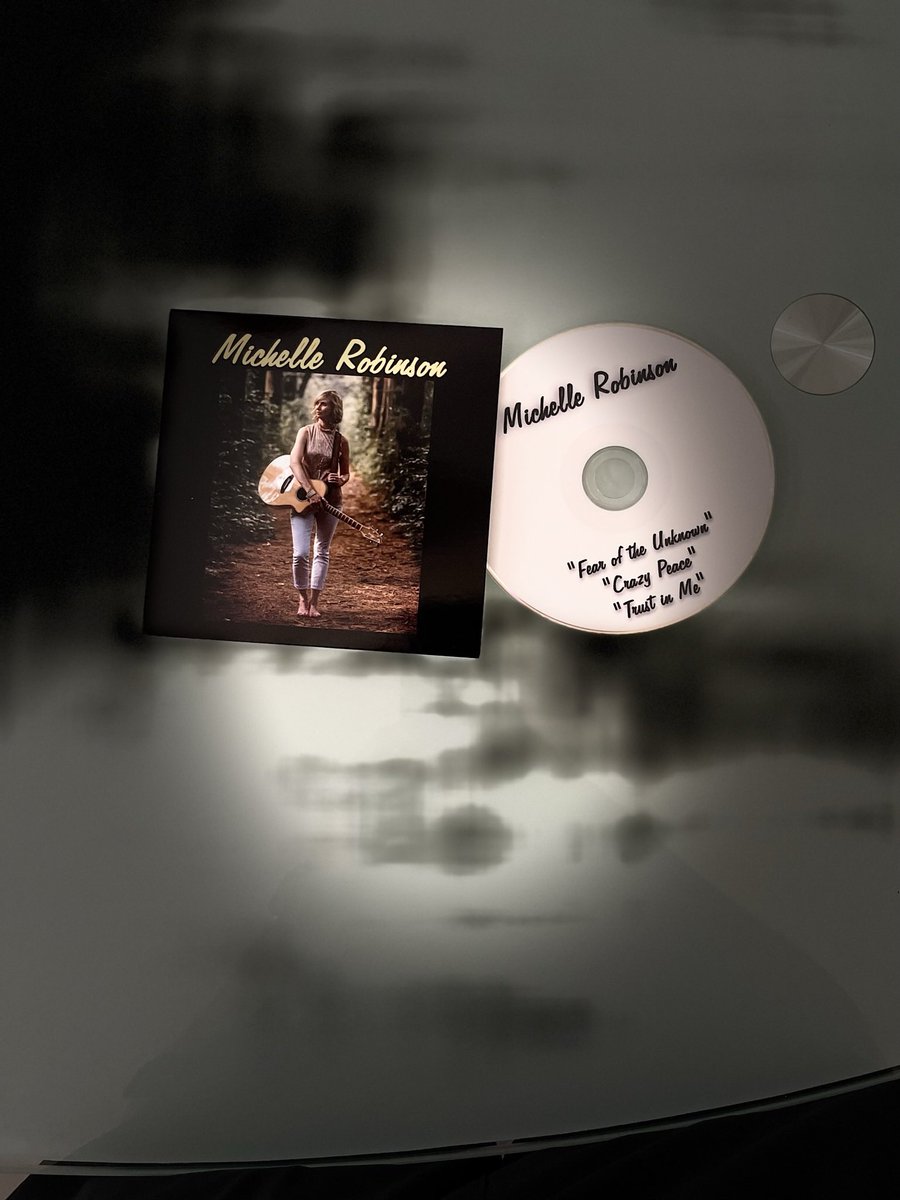 🚨CDs are in! We are on all online music platforms, but we’ve had so many ask for CDs at shows, so here ya go! Come get one at the next show! Thank you for your support for my original music. Stay tuned! More to come this year! 🎶💃🏼#singersongwriter #nashvillerecordingartist