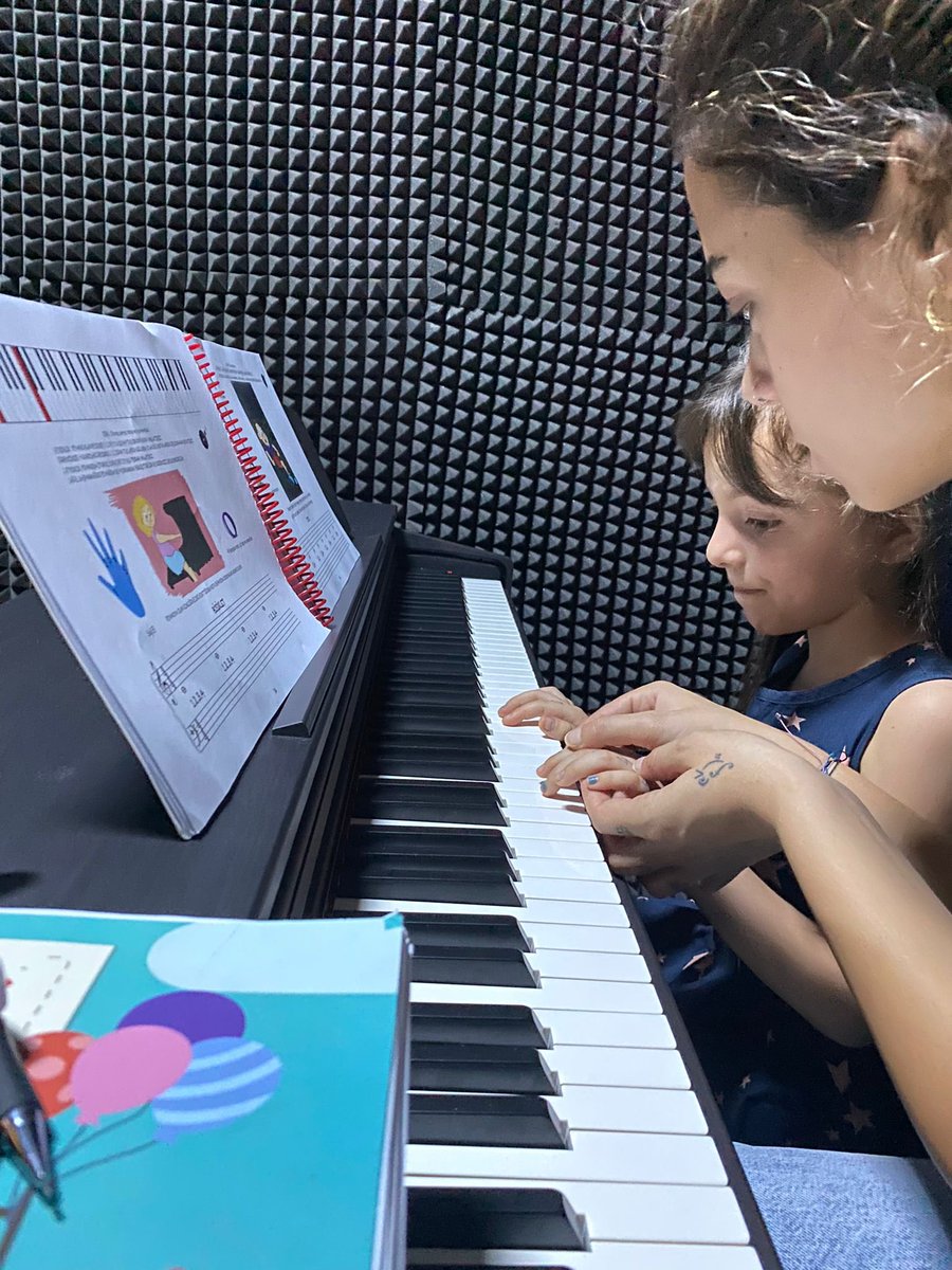 GSB_Erganigm's tweet photo. #GüzelSanatlarAtölyesi kapsamında ‘’Piyano’’ eğitimlerimiz başlamıştır 🤗🎶🎵🎹

Kayıt için 👉 https://t.co/CaKQaJQc08 atölye başvuru formunu doldurun. 
#GSBGM
#MerkezimdeBuYaz
#MerkezimdeSenVarsın https://t.co/tmggSCrepy