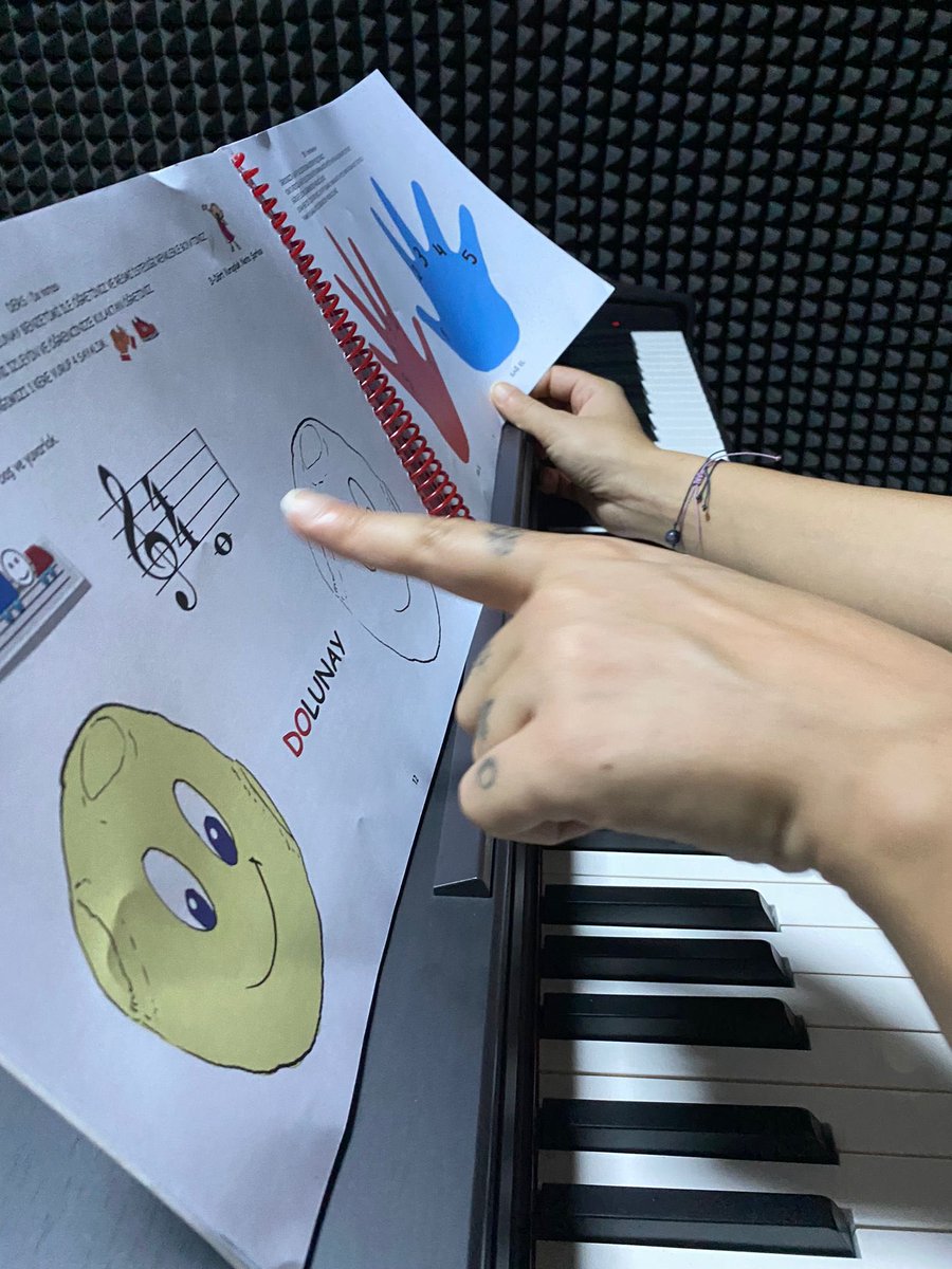 GSB_Erganigm's tweet photo. #GüzelSanatlarAtölyesi kapsamında ‘’Piyano’’ eğitimlerimiz başlamıştır 🤗🎶🎵🎹

Kayıt için 👉 https://t.co/CaKQaJQc08 atölye başvuru formunu doldurun. 
#GSBGM
#MerkezimdeBuYaz
#MerkezimdeSenVarsın https://t.co/tmggSCrepy