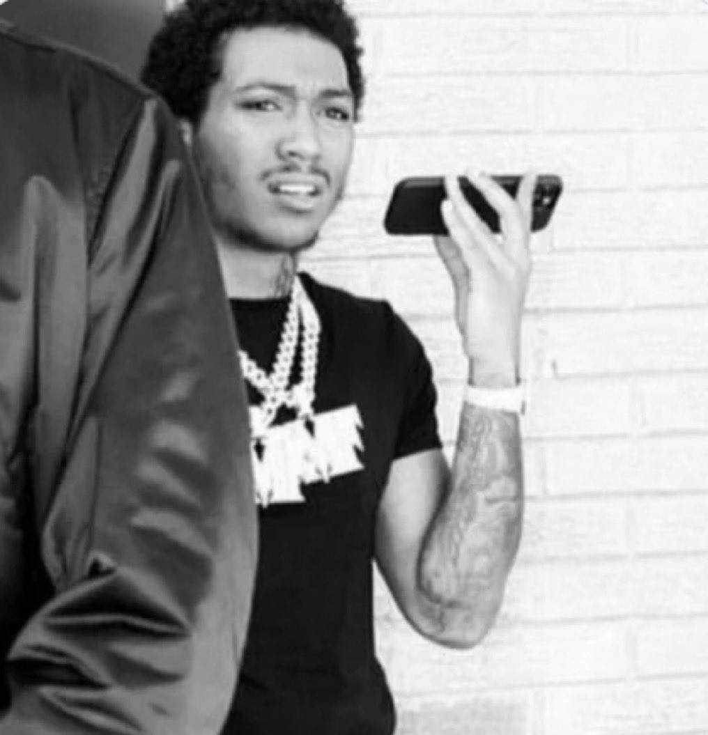 saditydaxx's tweet image. Me on the phone with my man explaining to him why I’m irritated 😭