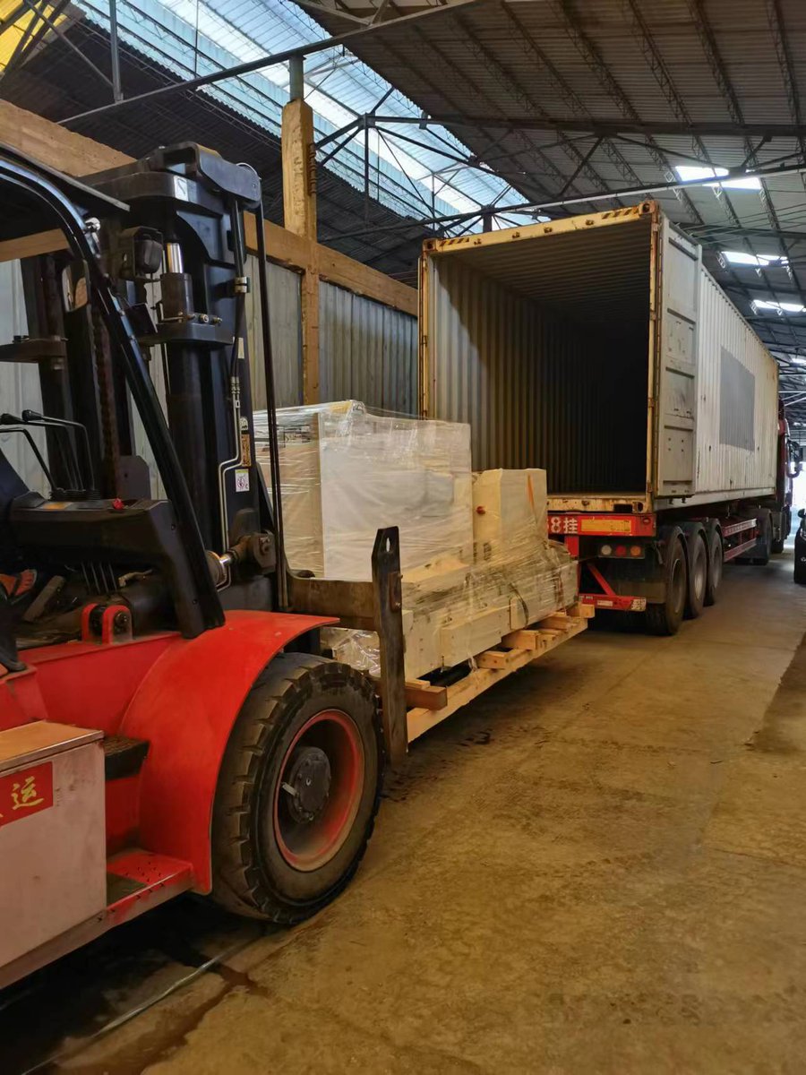 MachineryGood's tweet image. Facial tissue line was load