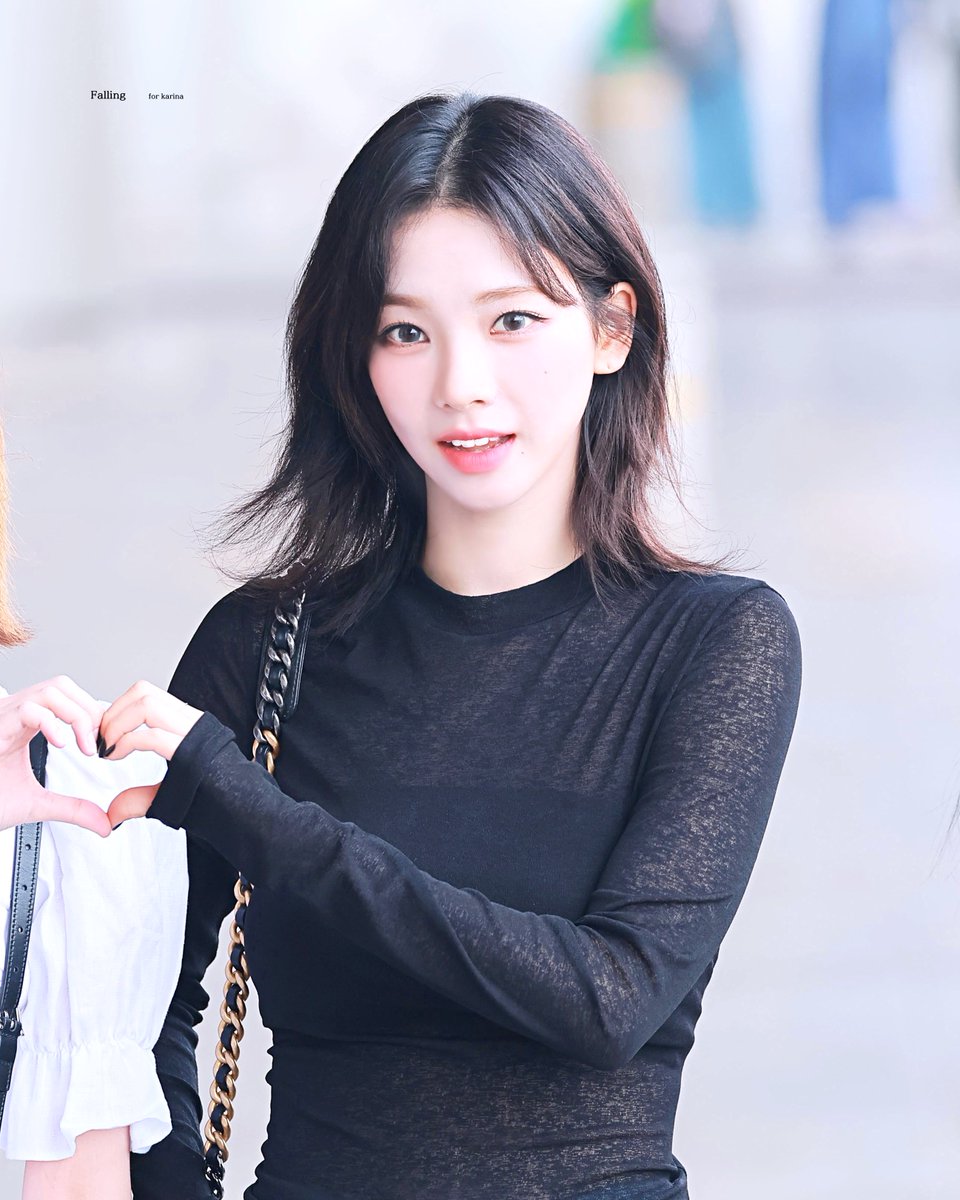 Falling_411's tweet photo. 230802 GMP 출국

#aespa #에스파 #KARINA #카리나 https://t.co/vt8IAiFc28