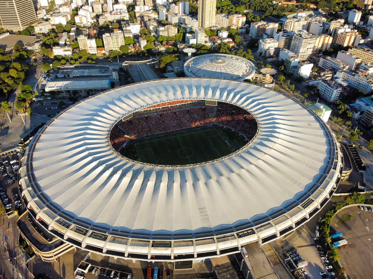 maracana's tweet photo. Maraca, te amo! Na vida és tudo pra mim! 🎶🏟️

📸 Luiz França https://t.co/Lns2hvIGqi