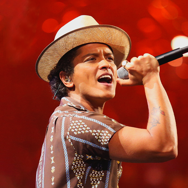 bchartsnet's tweet photo. Após lotar 5 shows no Tokyo Dome, o principal destino para shows de grandes artistas no Japão, Bruno Mars abre mais 2 datas e poderá se igualar a Michael Jackson como os únicos artistas solo a apresentar 7 shows seguidos no estádio. https://t.co/dC4kReywBi
