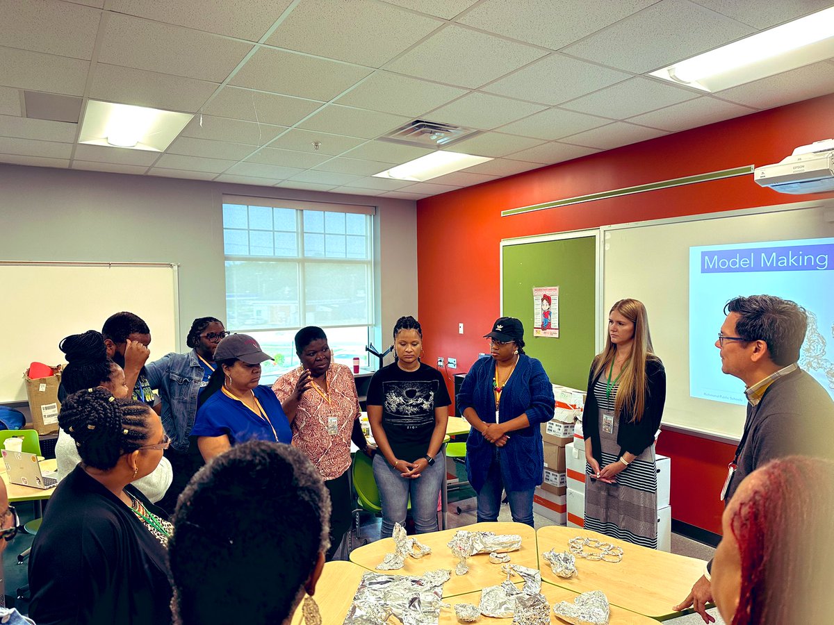 Learnlovelead_'s tweet photo. Day 2 of #Richlit making connections through modeling using aluminum foil that our teachers can take back to understand our students, be inclusive, provide SDI and an opportunity for hands on learning! @RPS_Schools #ExceptionalEducation #LIFETeam https://t.co/sWS1AAHmnr