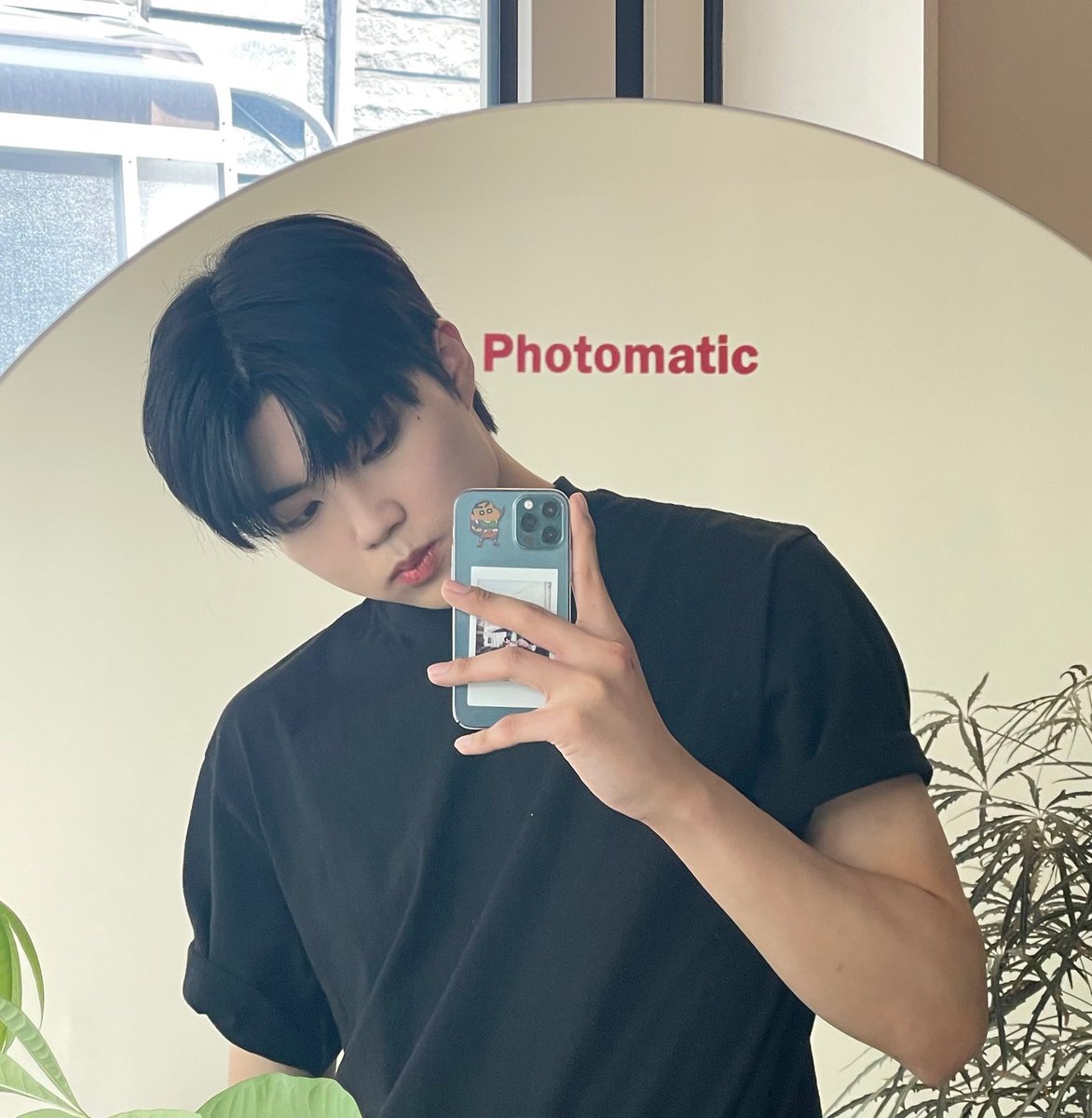 geunwuk's tweet photo. he just hits different every time in black shirts https://t.co/w02mBRmK4X