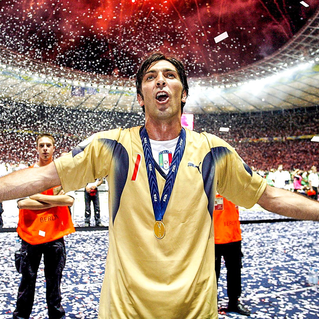 brfootball's tweet photo. ▪️ 1,151 games for club and country
▪️ World Cup winner 
▪️ He won Serie A 𝐓𝐄𝐍 times 

Gianluigi leaves football a legend 🇮🇹 https://t.co/wXKhZwydpq