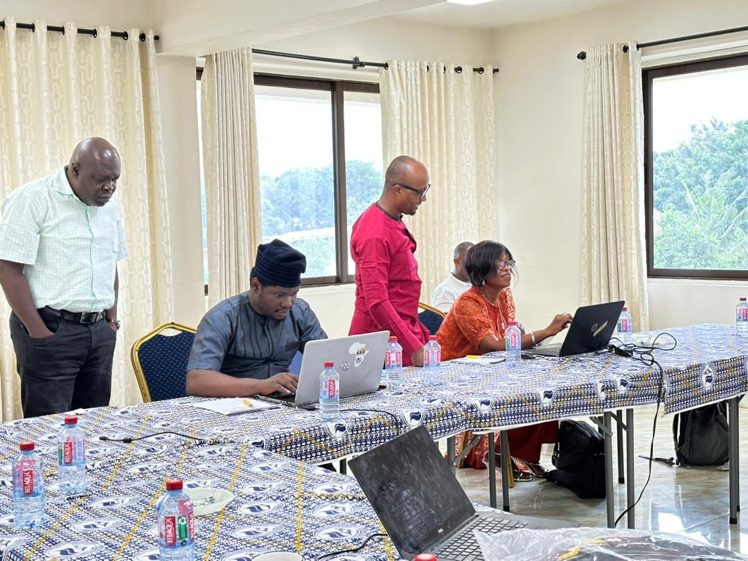 AAU_67's tweet photo. Captured insights at the EI Consulting Moodle training workshop! Attendees had one-on-one training sessions today, maximising their learning experience. Building e-learning expertise step by step! #MoodleTraining #eLearning #CapacityBuilding #EducationWorkshop #SkillDevelopment https://t.co/jeVuzMQi1U
