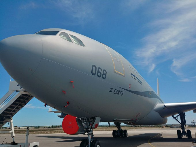 top_force's tweet photo. Pour l'opération #RESEVAC #Sagittaire l'Airbus #A400M #Atlas était la star fer de lance de l'évacuation au Soudan. Pour la #RESEVAC au Niger, c'est l'Airbus #A330 #MRTT #Phénix. La 31ième #EARTS en a 11, le 12ième fin 2023. @Armee_de_lair https://t.co/tsdufg9huP