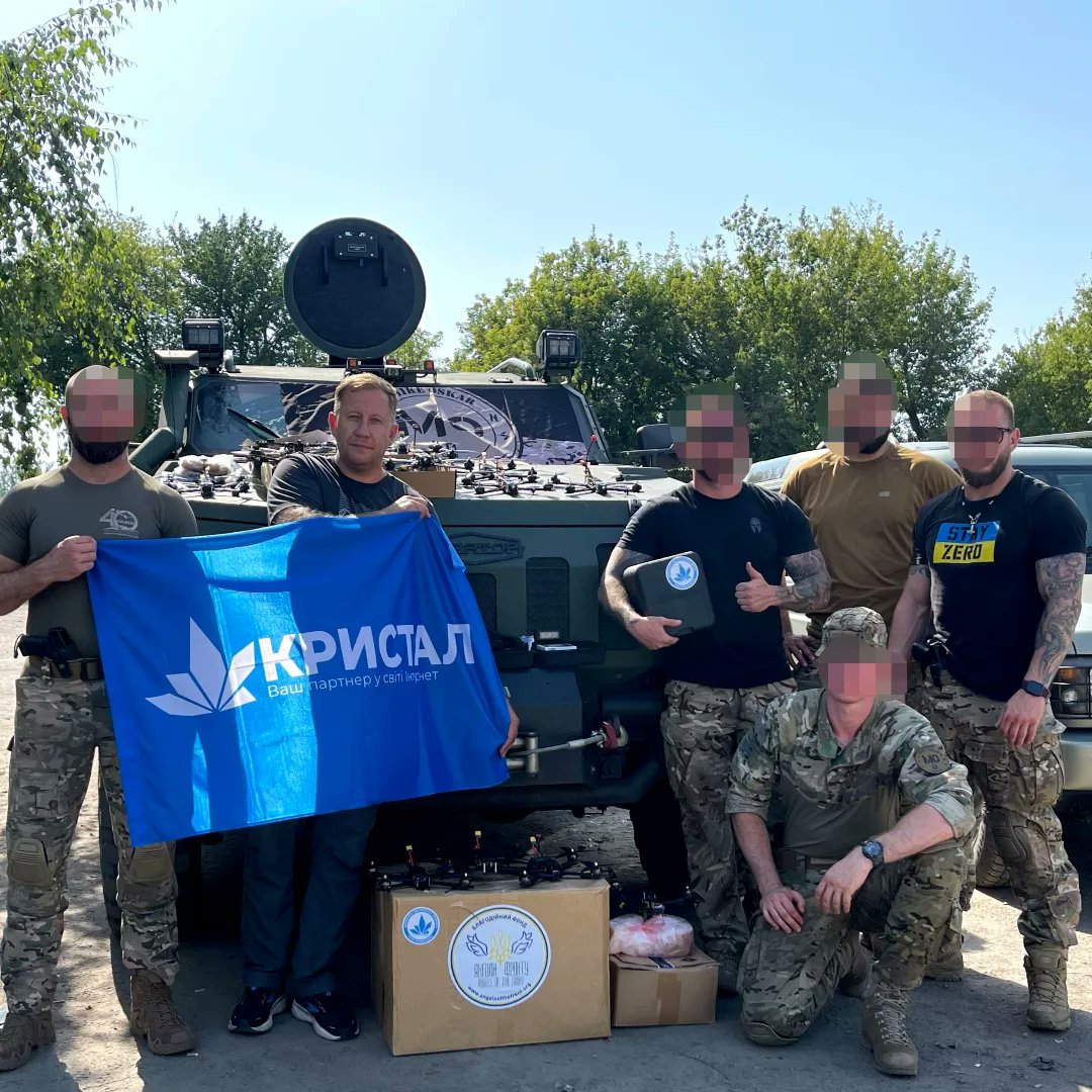 Katya_Sukhanova's tweet photo. Team @AngelsFrontUA  delivered 15 FPV kamikaze drones with remote control and goggles to the front line military intelligence FIL 🇺🇦. Thanks our donor @alexey_link 🤝. This is a very important help at the front to destroy orc and infantry vehicles like tanks.
#Angels_of_the_Front https://t.co/zrBBbwqSrH