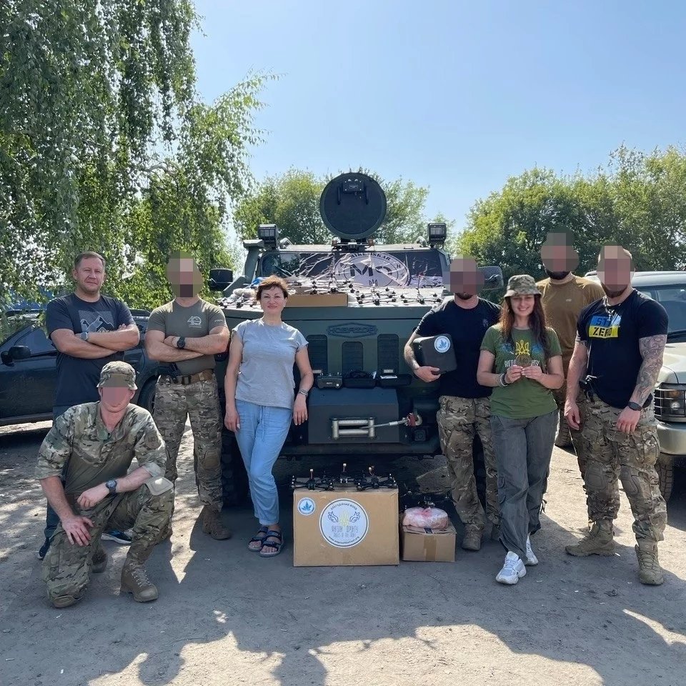 Katya_Sukhanova's tweet photo. Team @AngelsFrontUA  delivered 15 FPV kamikaze drones with remote control and goggles to the front line military intelligence FIL 🇺🇦. Thanks our donor @alexey_link 🤝. This is a very important help at the front to destroy orc and infantry vehicles like tanks.
#Angels_of_the_Front https://t.co/zrBBbwqSrH