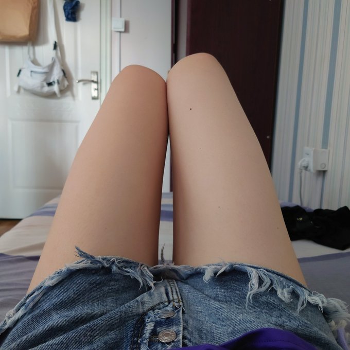 在家里就喜欢穿这样 #伪娘 https://t.co/2DnHLdcb6F<a href="/tag/%E4%BC%AA%E5%A8%98"class="tags">#伪娘</a>