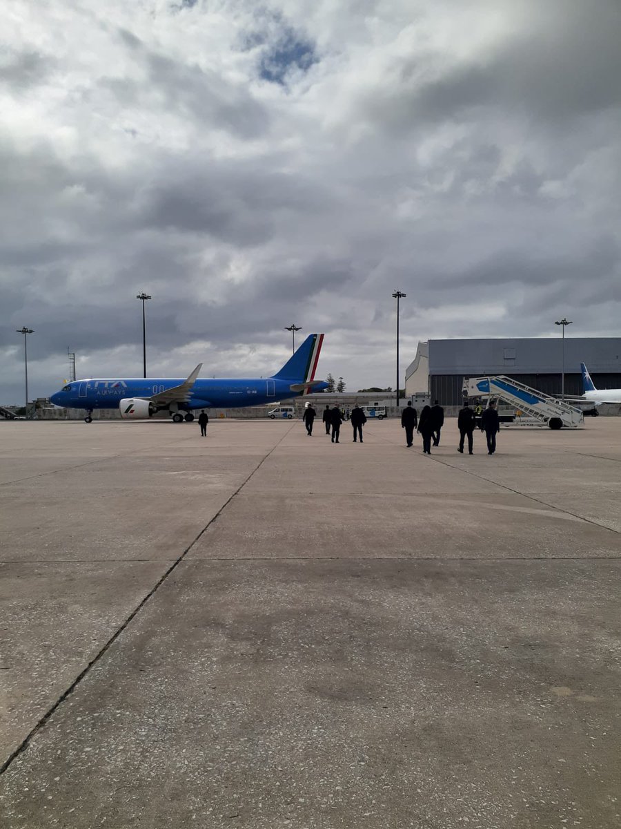 RubenAirini's tweet photo. #WYD | The Pope has arrived🤍
#PopeFrancis #PapaFrancesco #Lisboa2023 https://t.co/pQG8Xej4M4