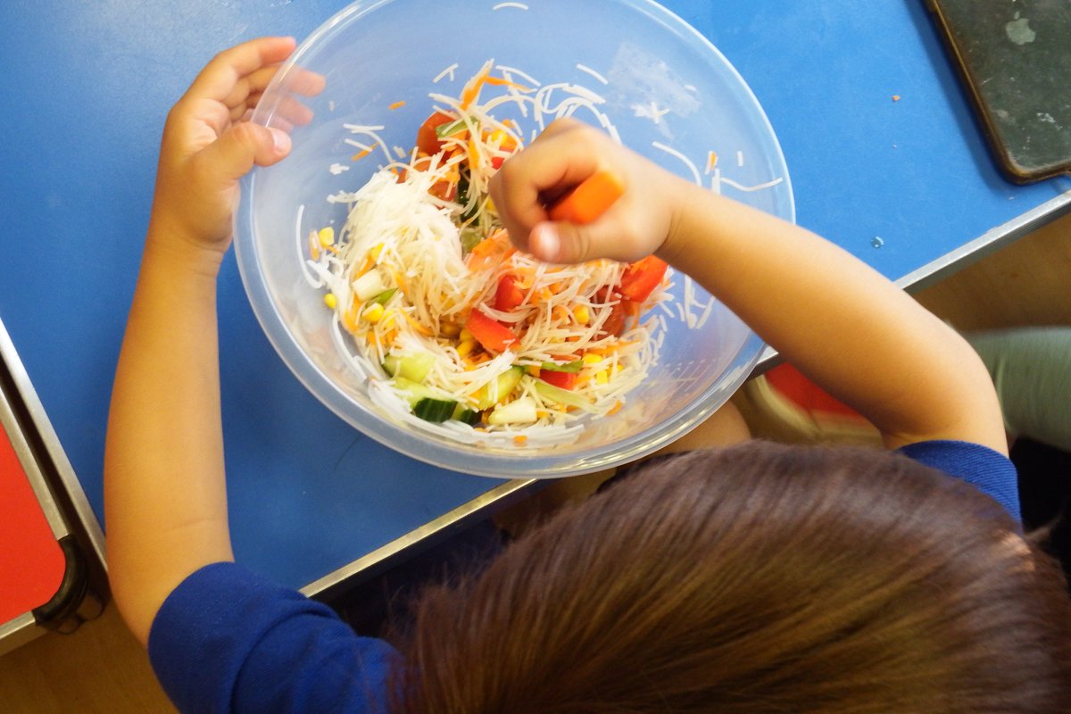 ToyhouseLondon's tweet photo. Great food and fun @Toyhouse Summer Creative Cook workshop. Everyone loved making Oriental Noodle Salad. Thanks to #bbcchildreninneed for funding this project https://t.co/jFpO1OndbM