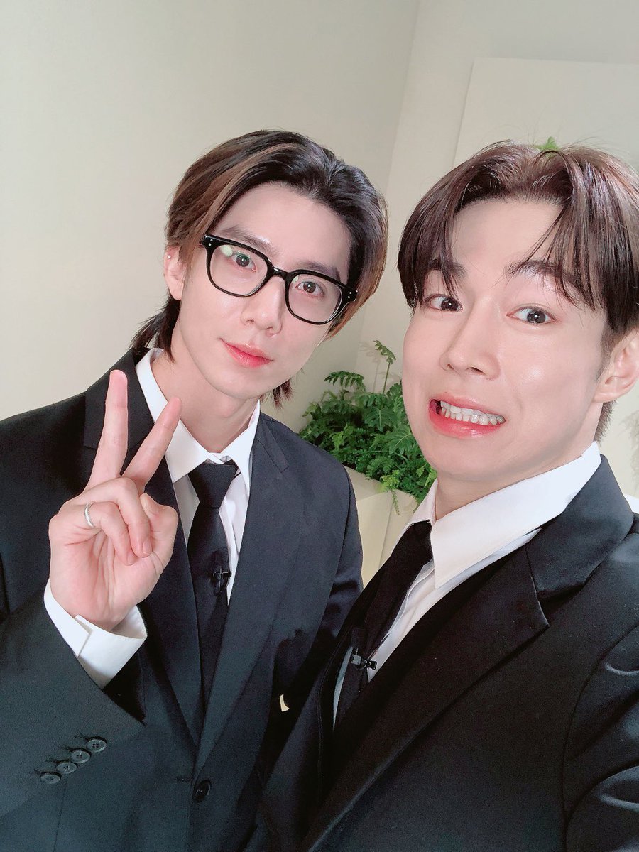 [📸] Chartman In Korea EP.1

#SF9 #에스에프나인 #다원 #휘영 #ChartmanInKorea #차트맨인코리아