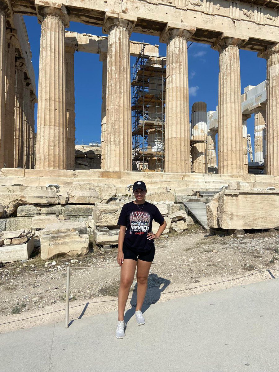 ChiefRooster's tweet photo. @sydneyroosters this my daughter @Em_hrb who is also a club member rocking the back to back T-Shirt at the Parthenon in Greece. Representing at every every opportunity is definitely worth a shout out I’m sure. 🐔🐔🐔 https://t.co/uGPlQZQMYp