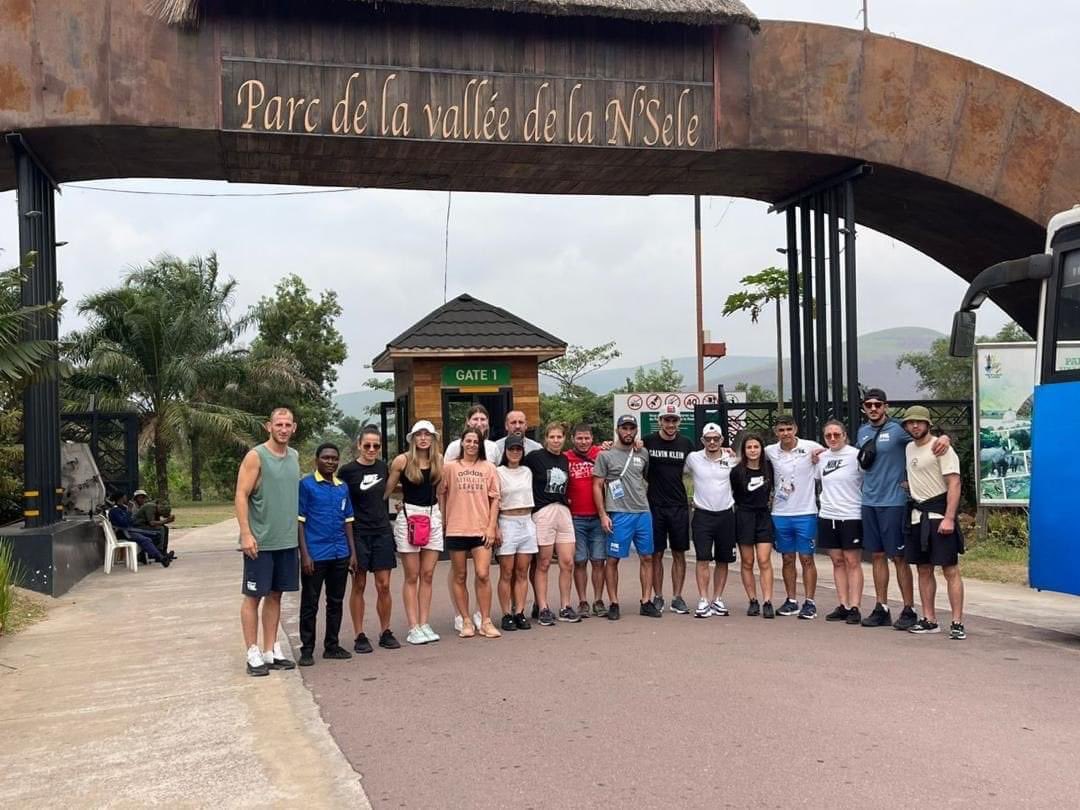 KimKimuntu's tweet photo. #RDC #Francophonie : les athlètes #Canadiens ont passé aussi du beau temps au parc de la vallée de la Nsele. 

Visiter Kinshasa sans faire un tour ici,  c'est comme aller au paradis sans voir Dieu le père. C'est le congo qui gagne🤣🤣🤣🤣

Bibi Kapinga https://t.co/cMKX1RLUaM