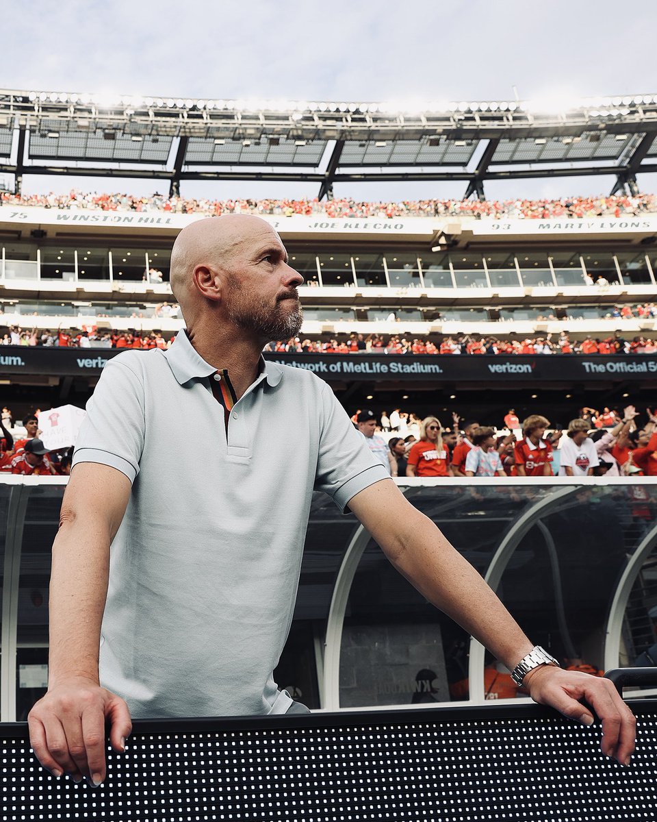 AlternativeMUFC's tweet image. This season is probably the most excited I&apos;ve been since the Fergie Years.

Ten Hag is building on what was a strong first season, he&apos;s been proactive in the window and this team is by far the most exciting and &apos;built for a managers style&apos; that we&apos;ve had in yonks. 

We&apos;ve got a…