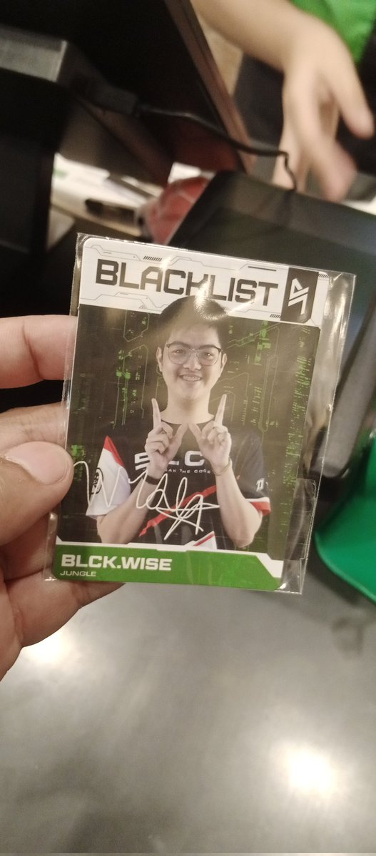 Craving for Lasagna so we went to Greenwich to eat then may free photocard ng BlackList!

#BlackList #Wise #GreenwichPH
