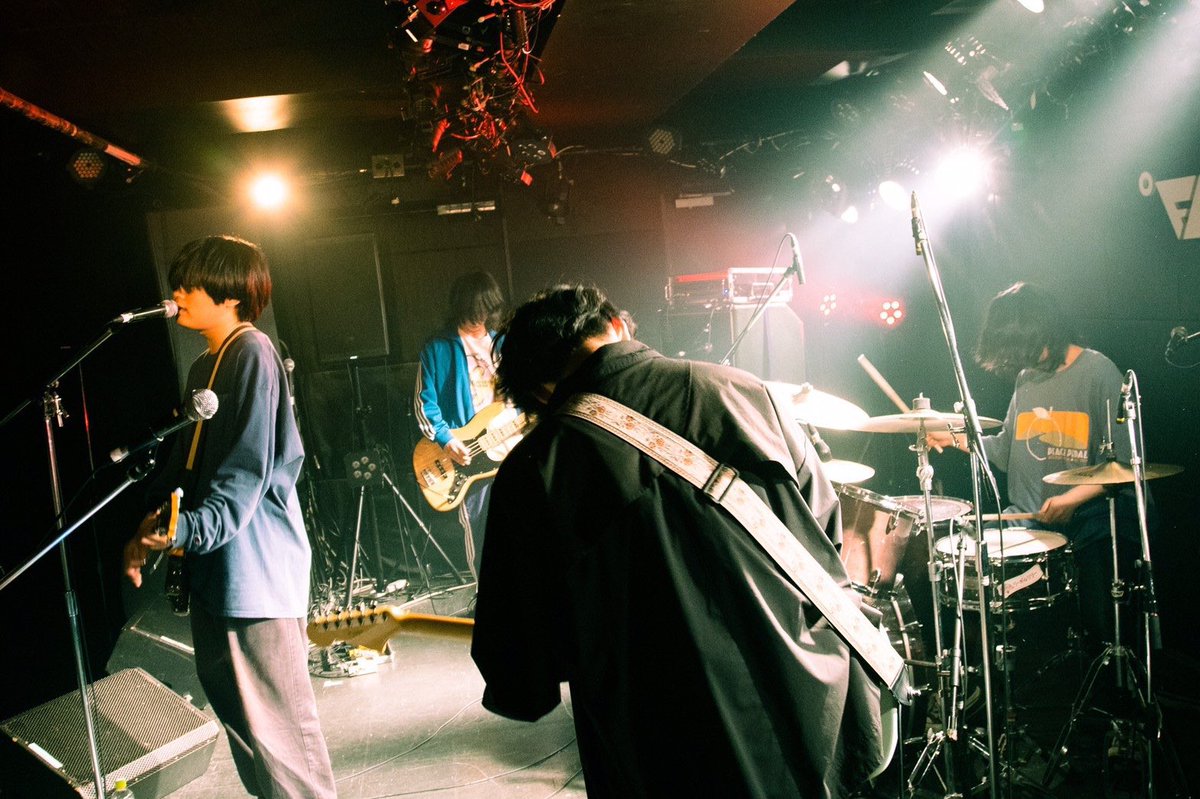 ellie_0327's tweet photo. 20時にお知らせがあります https://t.co/00Dt7gFZXh