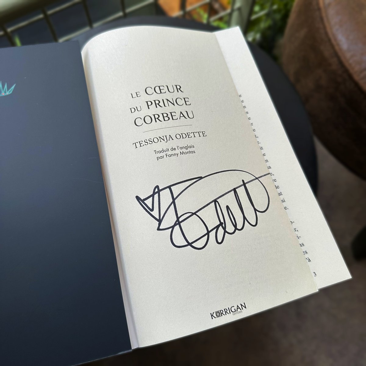 👑 CONCOURS - LIVRES DÉDICACÉS 👑 

Tentez de remporter un exemplaire dédicacé par Tessonja Odette du livre "Le cœur du prince corbeau".

Pour participer :
1️⃣Être abonné à notre compte ✅ 
2️⃣Like + RT ❤️

Le concours se termine le 13 août à 23h59.