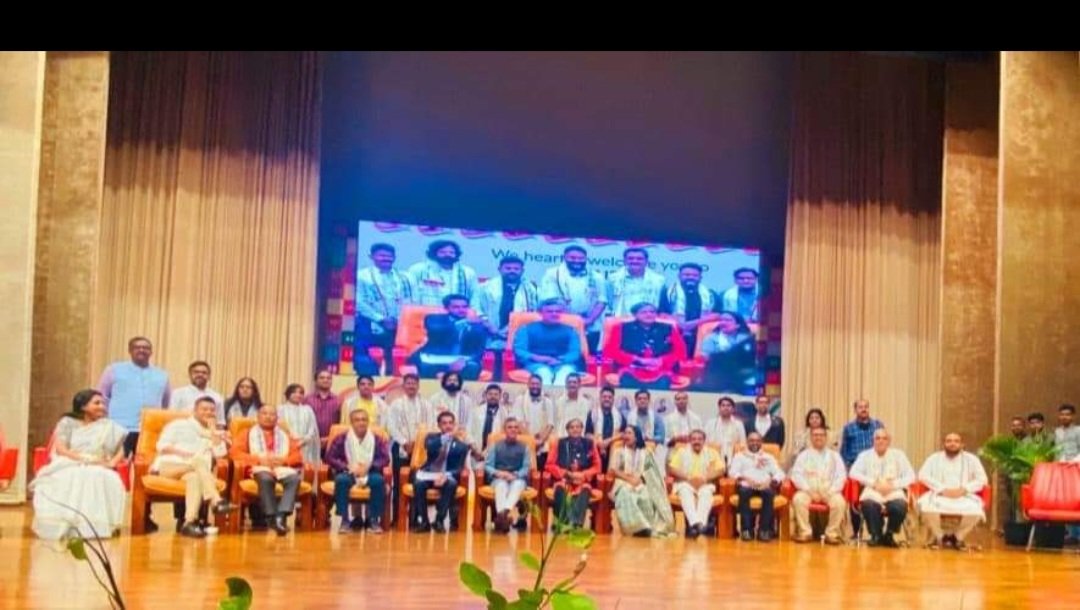prashantk_dubey's tweet photo. Happy 6th #anniversary @ProfCong.
Its an honour to be part of this amazing organisation. A political platform for professionals who want to contribute to the advancement of progressive politics in India.
#professionals4congress 

@INCIndia @ProfCong @ShashiTharoor @SalmanSoz https://t.co/Uz2ceFeIw9