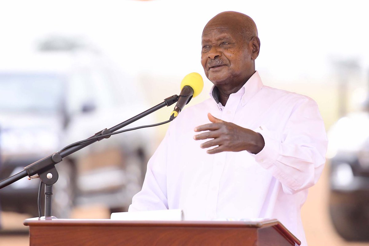 ChadrackLisa's tweet photo. President Museveni said that education, should not only build the minds of the students, but also their hearts. “Our children must be taught the value of courage, honesty, generosity and selfless service”. https://t.co/4qoEYOEUQ5