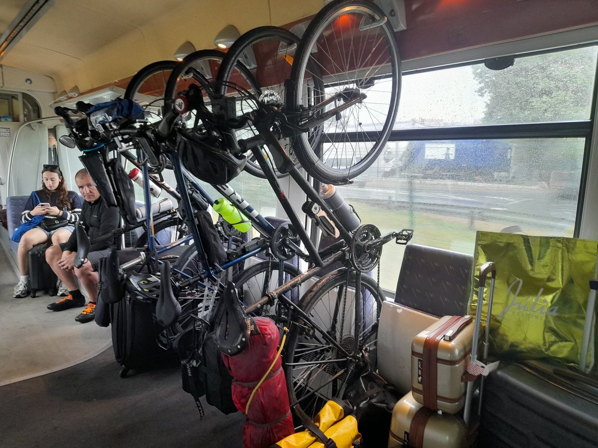 shellon2wheels's tweet photo. Loving the bike spaces on my French train. Space for 5 bikes or 5 humans depending on demand. Flexible. Easy. Cheap. https://t.co/WzBBjycLAW