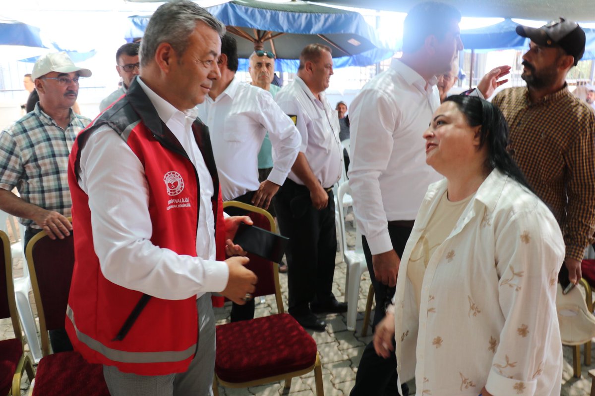izmirtarim's tweet photo. İzmir tarımının baştacı değerli üreticilerimiz!
Sizde bu heves, yeniliklere açıklık, bize verdiğiniz sonsuz destek ve işbirliğine inancınız oldukça biz sizinle omuz omuza çalışmanın mutluluğunu her etkinlik sonrası yaşıyoruz.
#SenÜretYeter
#Tarımda35inİzi https://t.co/E9X6YPU5ei