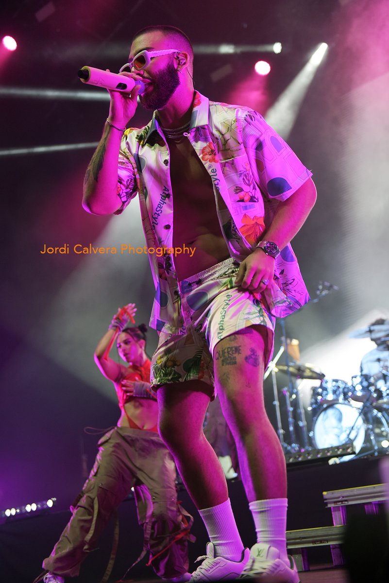 JordiCalvera's tweet photo. El cantante y compositor colombiano @ManuelTurizoMTZ ayer noche en el Festival @TerramarFest de Sitges (1-8-2023) #manuelturizo #2000tour 📸 by @JordiCalvera https://t.co/Ra8z7lgXUO
