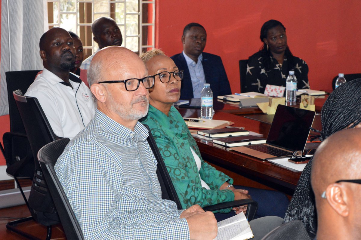 Amref_Uganda's tweet photo. Today @Amref_Uganda hosted the Amref Global Leadership Team led by the Group CEO @daktari1. The team met with @pkagurusi and staff in 🇺🇬 to discuss the new 8-year strategic plan and discuss issues that will improve and strengthen the Amref brand at country level.#Amrefforward2030 https://t.co/YiQJSBoMxO