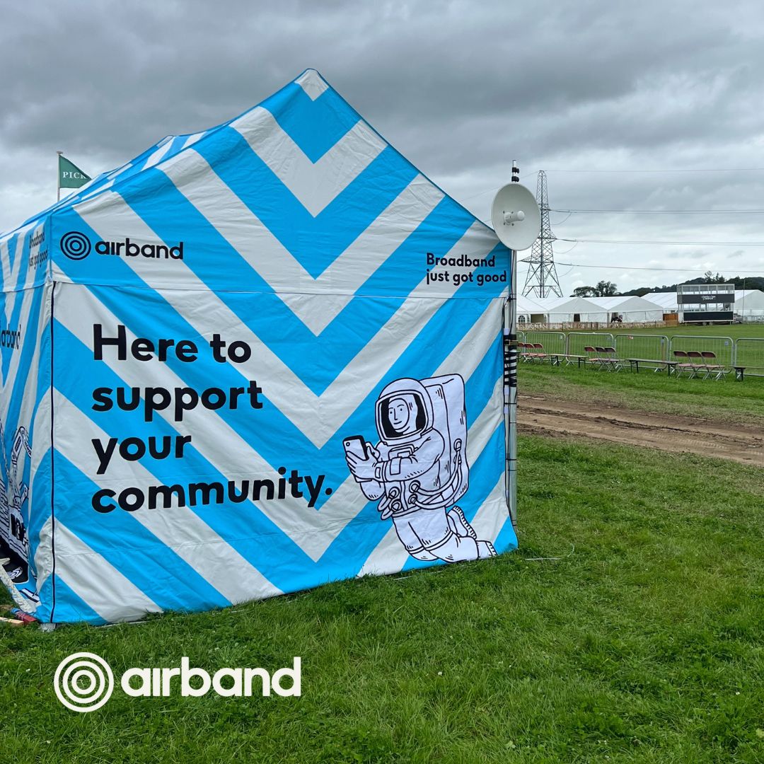 UKAirband's tweet photo. 🎉 Calling all @northdevonshow-goers! 🎉
Drop by our stand and let's chat about the wonders of ultrafast fibre broadband. We've also got an exclusive offer just for you.
#NorthDevonShow #NorthDevonShow23 #NorthDevon #DevonShow #Devon #Event #WhatsOnDevon https://t.co/Ck3aqJeS0O