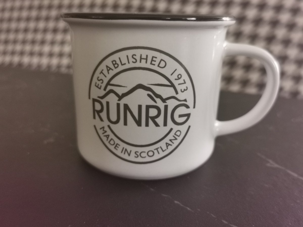 JillHurst14's tweet photo. @DailyPicTheme2 #favouritemug This is mine which happens to commemorate my favourite band https://t.co/Ju3VjkXWR3
