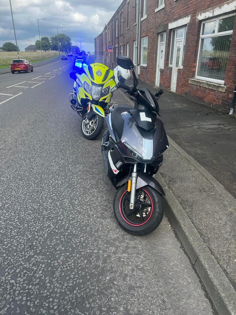 DurhamPolice's tweet photo. Pull over please β
Our bike section stopped this scooter in Stanley last week after discovering the driver had no licence.
Rider reported βοΈ
Vehicle seized under #OpTakeaway βοΈ https://t.co/8liDVq4weI