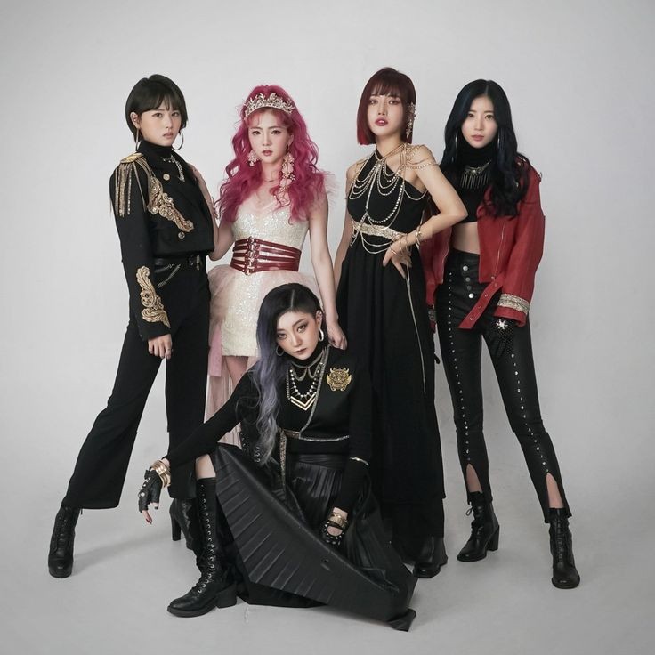 kkongtaem's tweet photo. This is mine, the iconic aria photoshoot
#bringbackChaey #채이 #CHAEY #크랙시 #CRAXY #크라운 #CROWN #CRAXYISFIVE #BRINGBACKCHAEY #bringbackchaey #craxy #chaeY #chaey #ChaeY #CRAXY #craxyisfive https://t.co/fuMqslEbZx