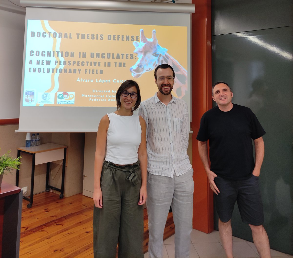Álvaro López Caicoya (@caicoyaa) on Twitter photo 🎓It's official, PhD successfully defended!
Immense gratitude to the exceptional committee members B. Alvarez, <a href="/GoatsThatStare/">Christian Nawroth</a> and <a href="/jordigalbany/">Jordi Galbany</a>, for their valuable insights. Shoutout to F. Amici and <a href="/MimoMuntsa/">Muntsa Mimó</a> for being my rocks throughout this journey. Excited for the future! 🎓It's official, PhD successfully defended!
Immense gratitude to the exceptional committee members B. Alvarez, <a href="/GoatsThatStare/">Christian Nawroth</a> and <a href="/jordigalbany/">Jordi Galbany</a>, for their valuable insights. Shoutout to F. Amici and <a href="/MimoMuntsa/">Muntsa Mimó</a> for being my rocks throughout this journey. Excited for the future!