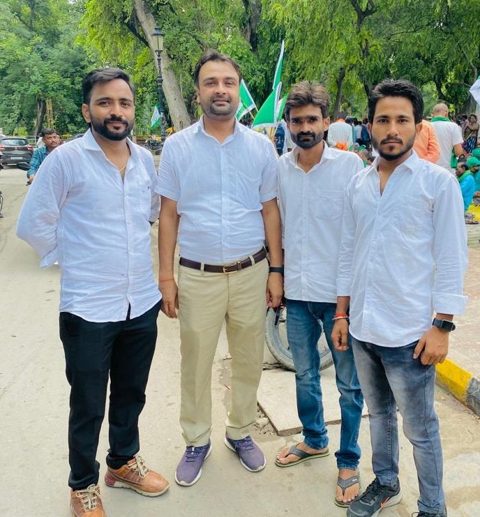 avinashsinghdev's tweet photo. #UPPRT_शिक्षक_भर्ती_कब 
#2_अगस्त_क्रांति
संघर्ष जारी ✊🔥

रीट्वीट कीजिए सभी लोग ✅🔥

फॉलो कीजिए 👇
@avinashsinghdev https://t.co/42ysIpARoI